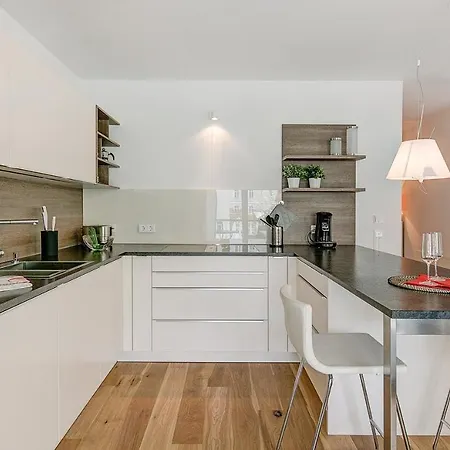 Luxury For Rent Near Goetheplatz Apartmán