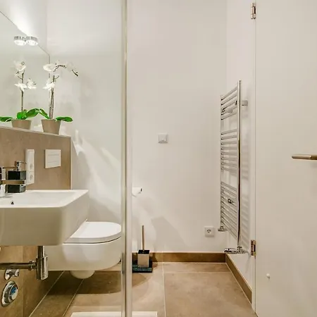 Luxury For Rent Near Goetheplatz *